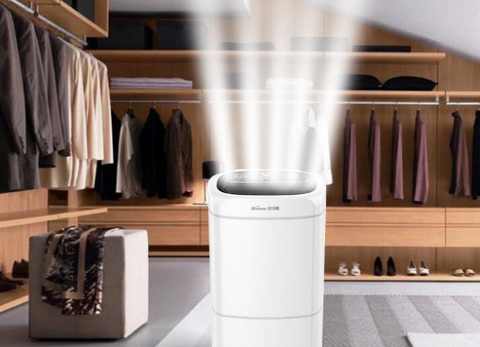 工業(yè)除濕機(jī)在工業(yè)生產(chǎn)和儲(chǔ)存中起著重要的作用。